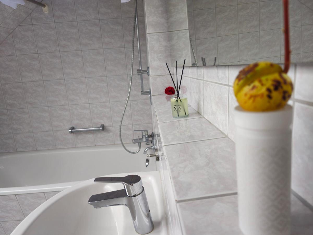 Sauna - Massage -Bodensee-Cinema Feeling- Home Sharing - Parking - Kueche Radolfzell am Bodensee Luaran gambar